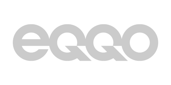 eqqo Logo als dezente Wortmarke in grauer Schrift