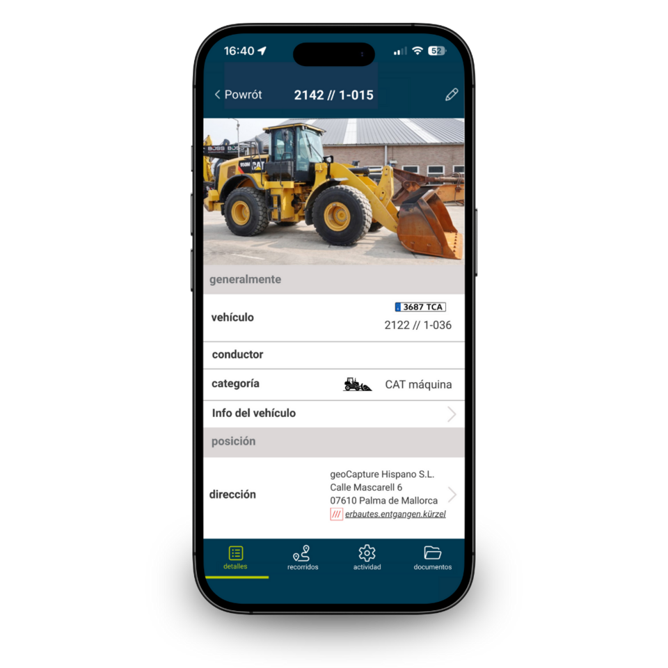 Maqueta de la aplicación geoCapture que muestra una máquina de construcción con sus datos maestros