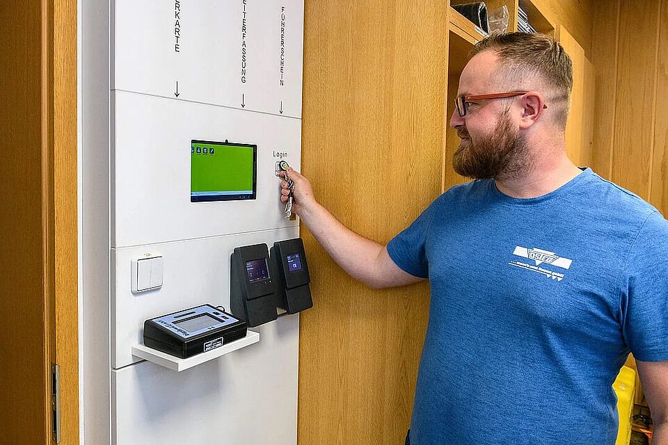 Tobias Jordan, responsable de marketing y medios sociales de OSTEG