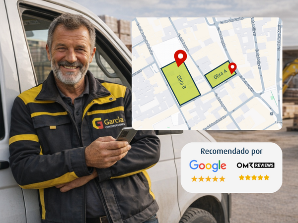 Trabajador de la construcción con smartphone junto a una furgoneta utilizando localización GPS de flotas, con vehículos y obras visibles en el mapa en tiempo real.