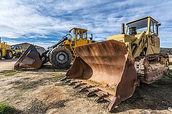 Máquina de construcción en una obra