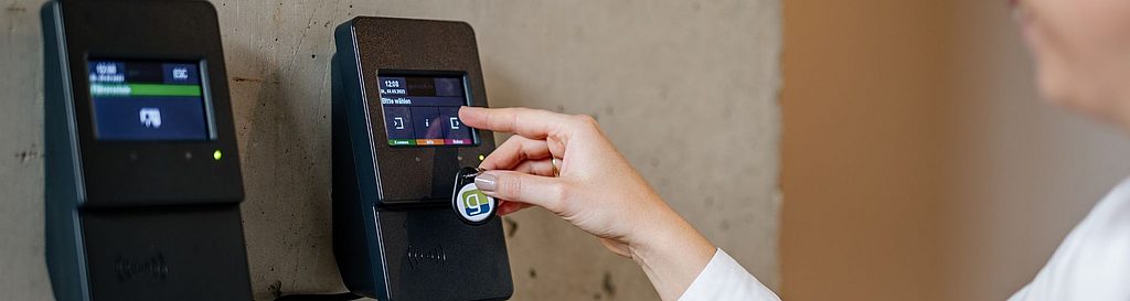 Digitale Zeiterfassung per Chip am Terminal