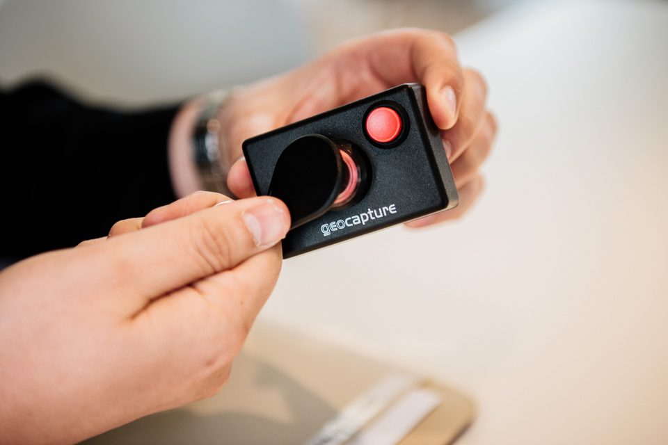 Seguimiento del tiempo mediante un transpondedor y un chip RFID