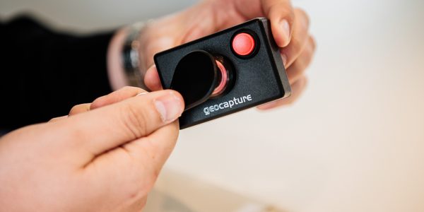 Registro de tiempo a través de un transpondedor