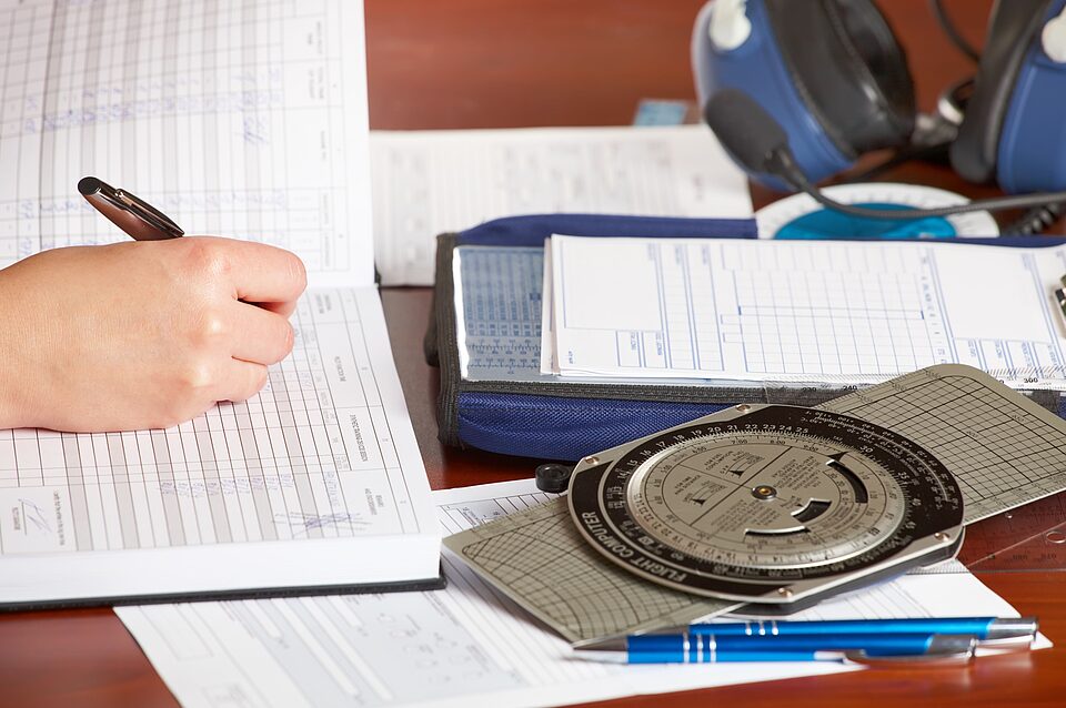 Adiós al libro de registro de viajes manual